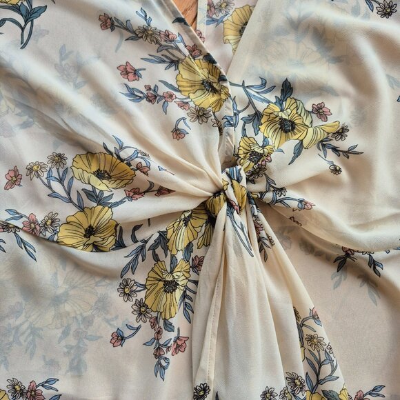 Forever 21 Contemporary Floral Blouse Large - Picture 6 of 14
